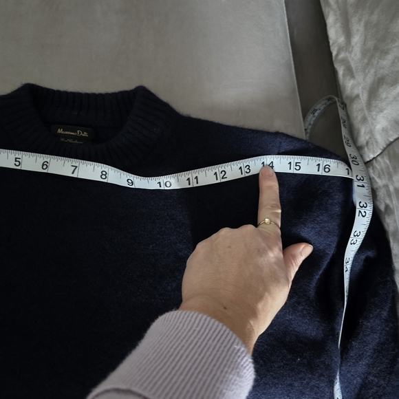 Massimo Dutti Men's Deep Blue Crewneck Sweater - Picture 4 of 7